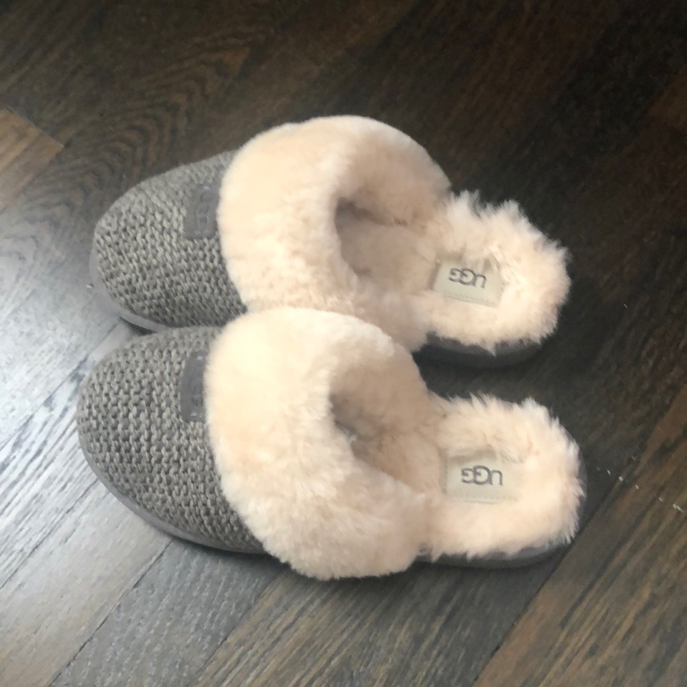 Never worn ugg slippers!